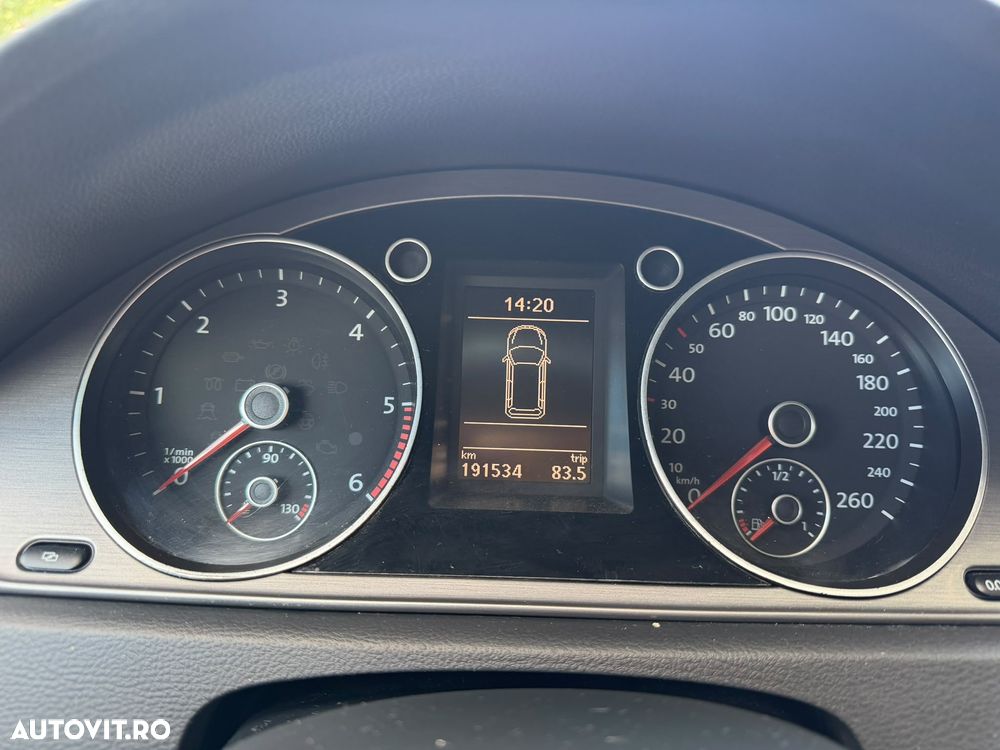 Volkswagen Passat - 8