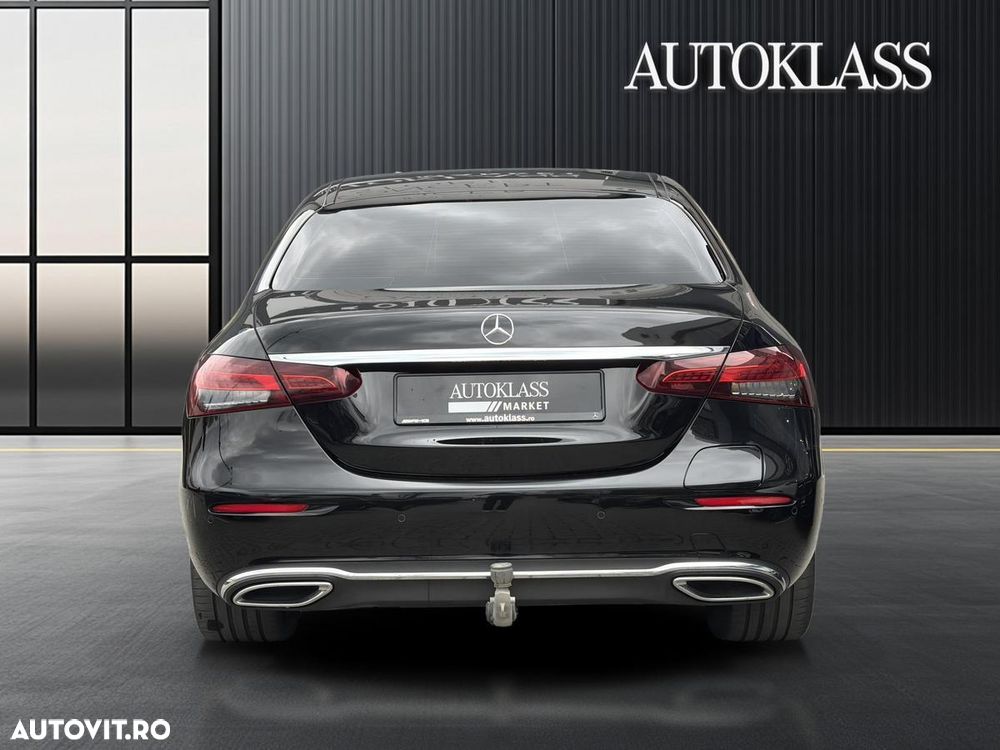 Mercedes-Benz E 300 4MATIC Aut. - 4