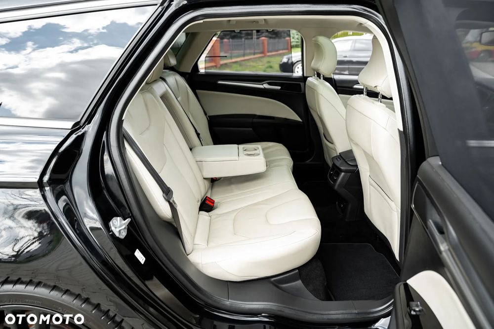 Ford Mondeo 2.0 EcoBoost ST-Line - 25