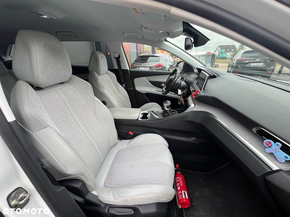 Peugeot 5008 1.2 PureTech Allure S&S - 20