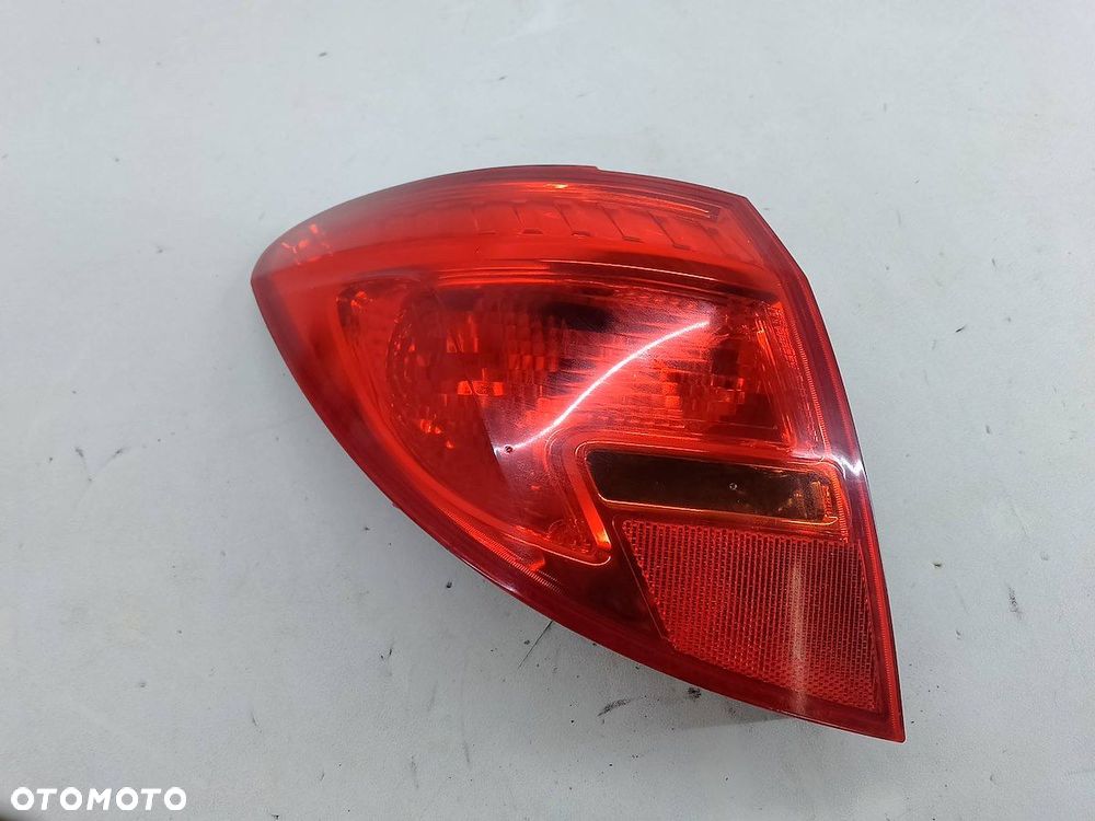 LAMPA TYLNA LEWA OPEL MERIVA B 21630101 - 2