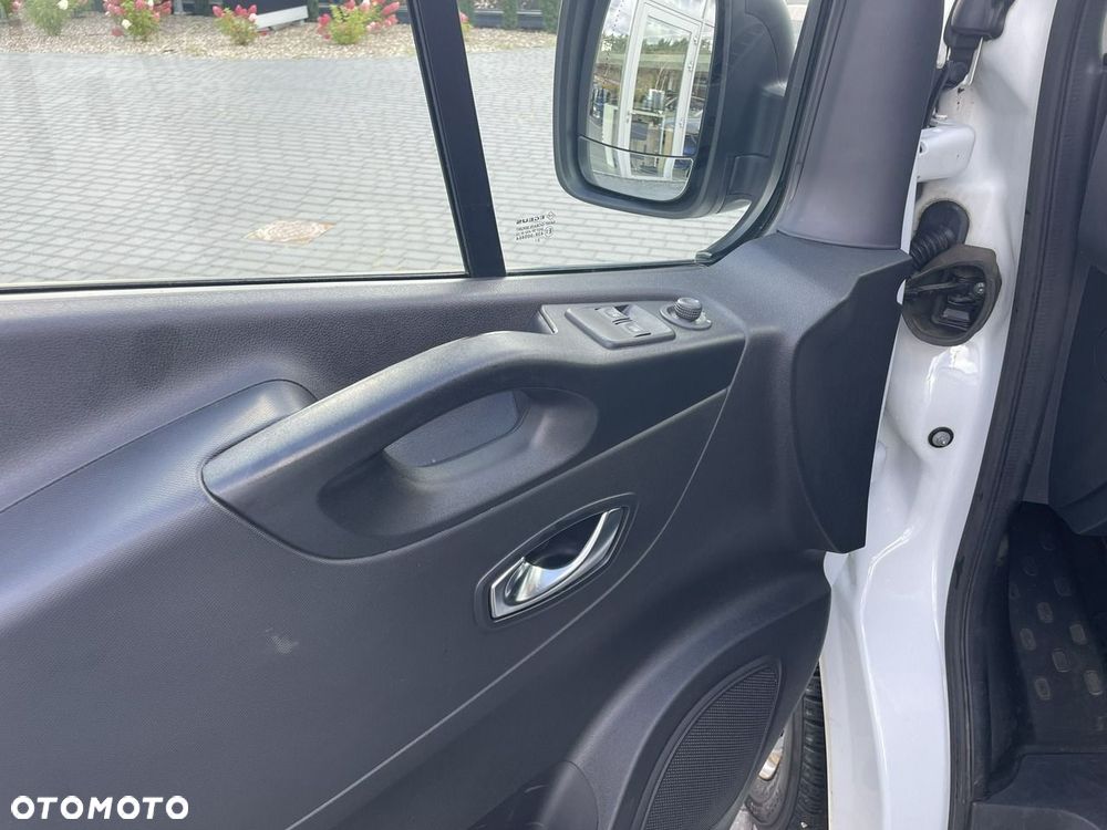 Renault Trafic - 10