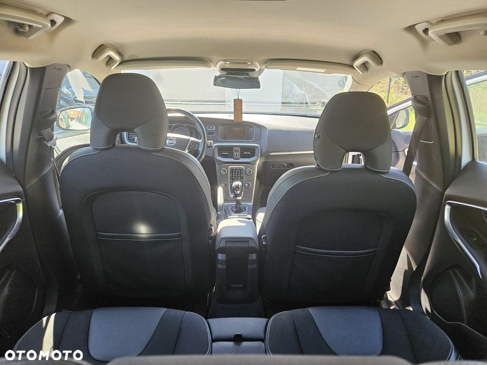 Volvo V40 T3 Momentum - 11