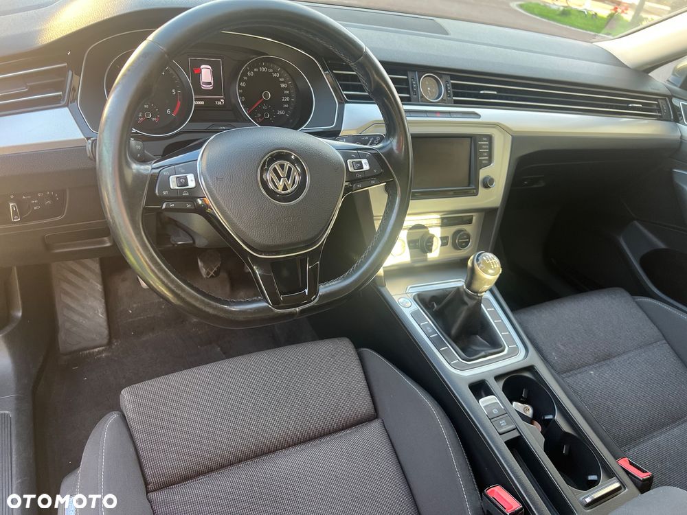 Volkswagen Passat 1.6 TDI BMT Comfortline - 7