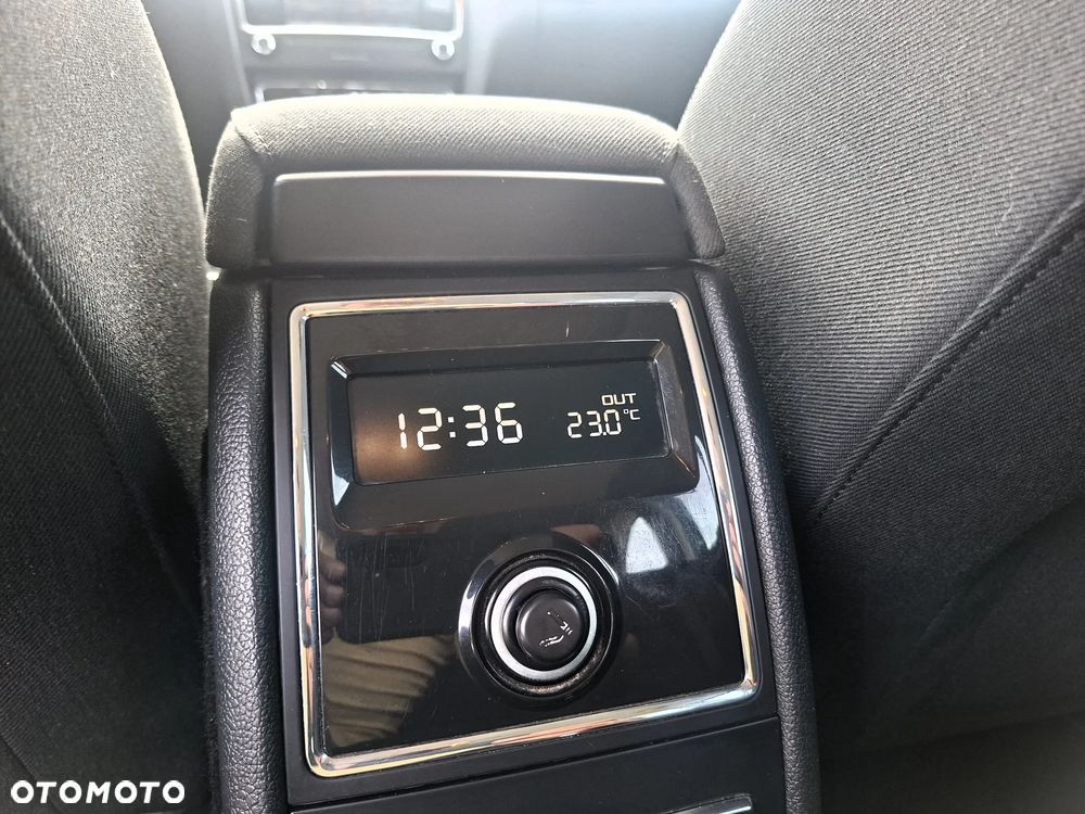 Skoda Superb 2.0 TDI 4x4 Elegance Outdoor DSG - 15