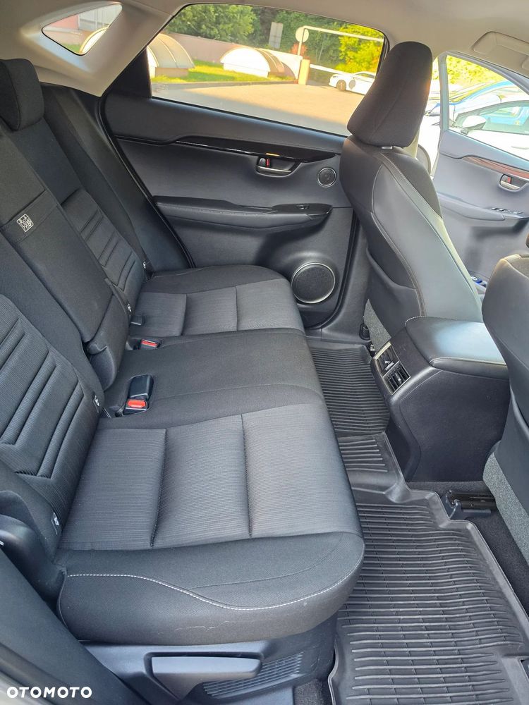 Lexus NX 300h Elegance AWD - 18