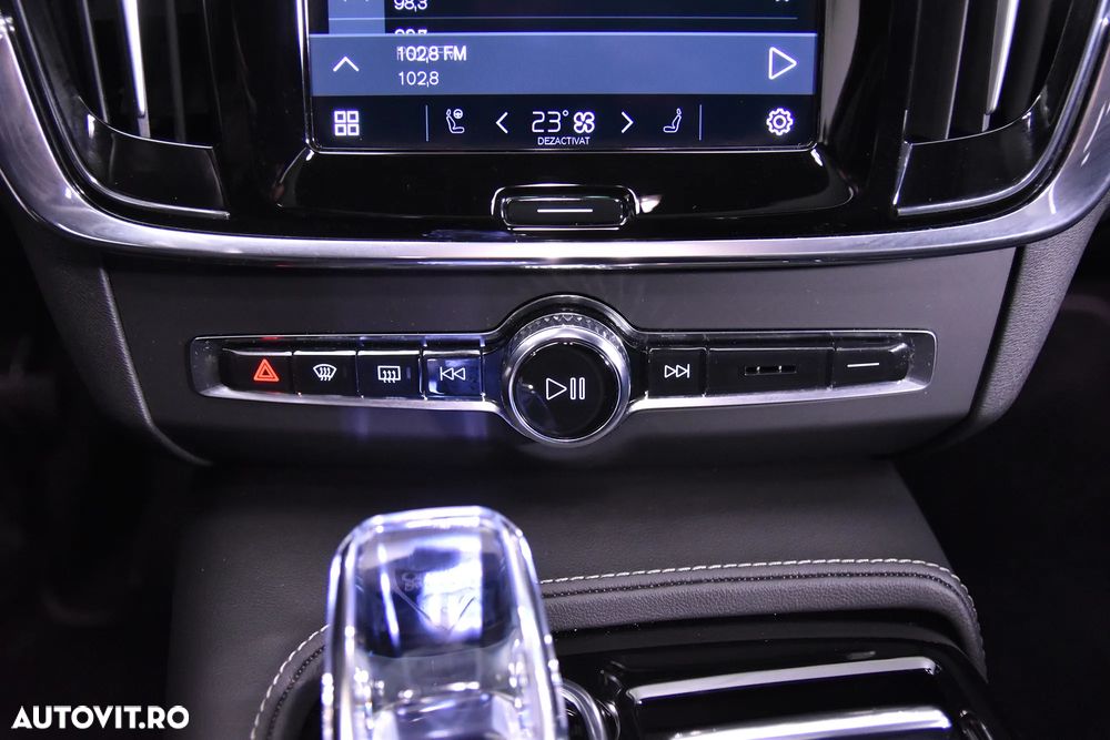 Volvo S90 - 16