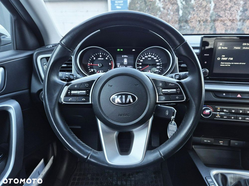 Kia Ceed 1.6 CRDi mHEV M - 34