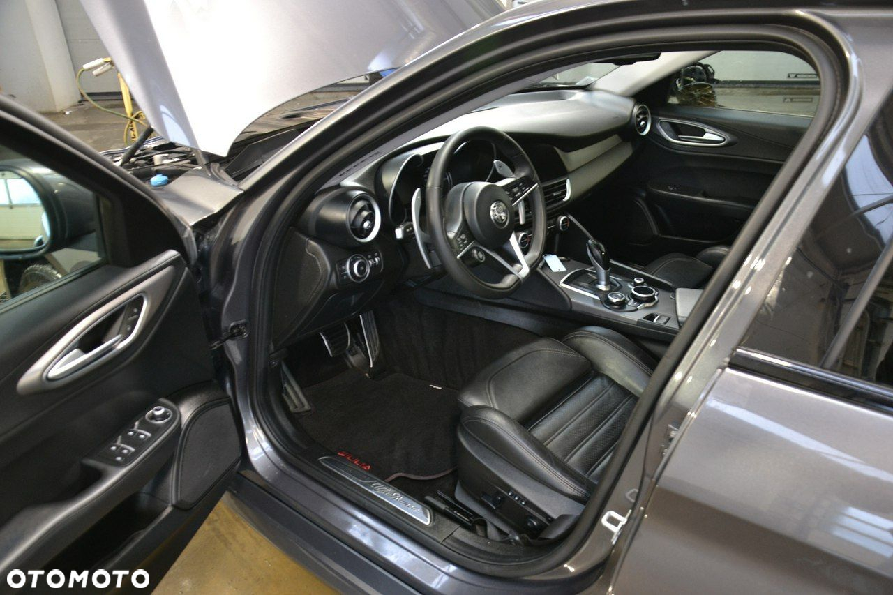 Alfa Romeo Giulia - 16