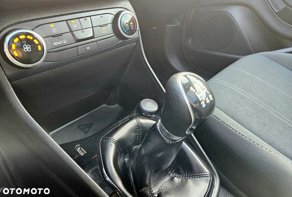 Ford Fiesta 1.1 S&S COOL&CONNECT - 32