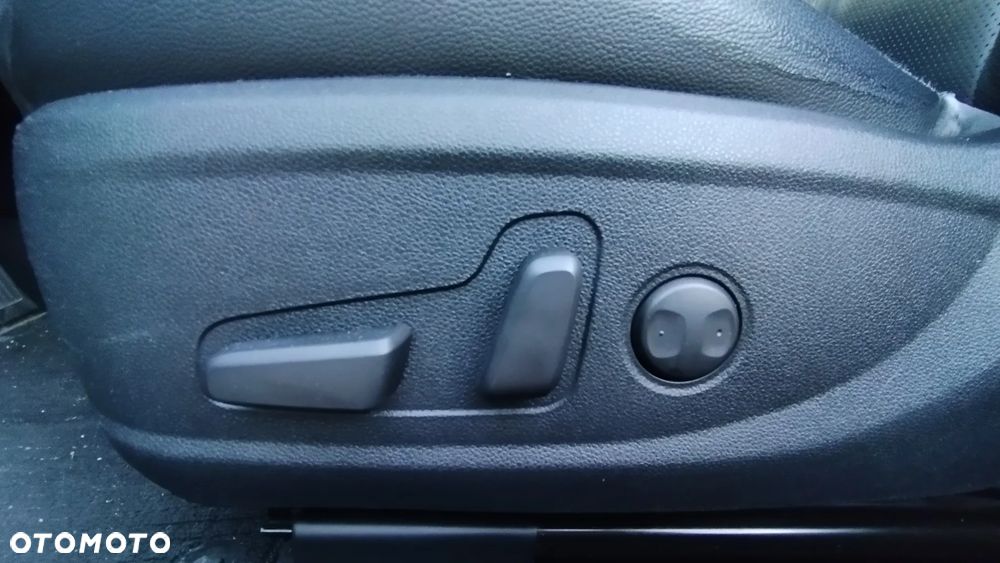 Kia K5 - 17
