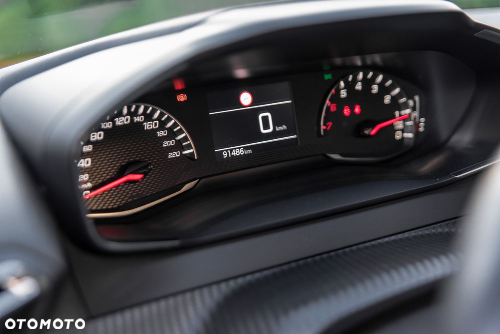 Peugeot 2008 1.2 PureTech Allure Pack S&S - 19