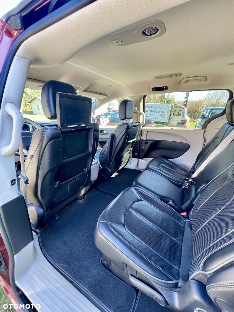 Chrysler Pacifica - 8