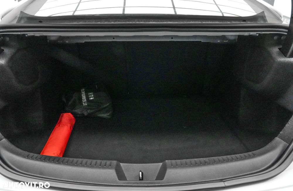 Renault Megane TCE 140 Equilibre - 21