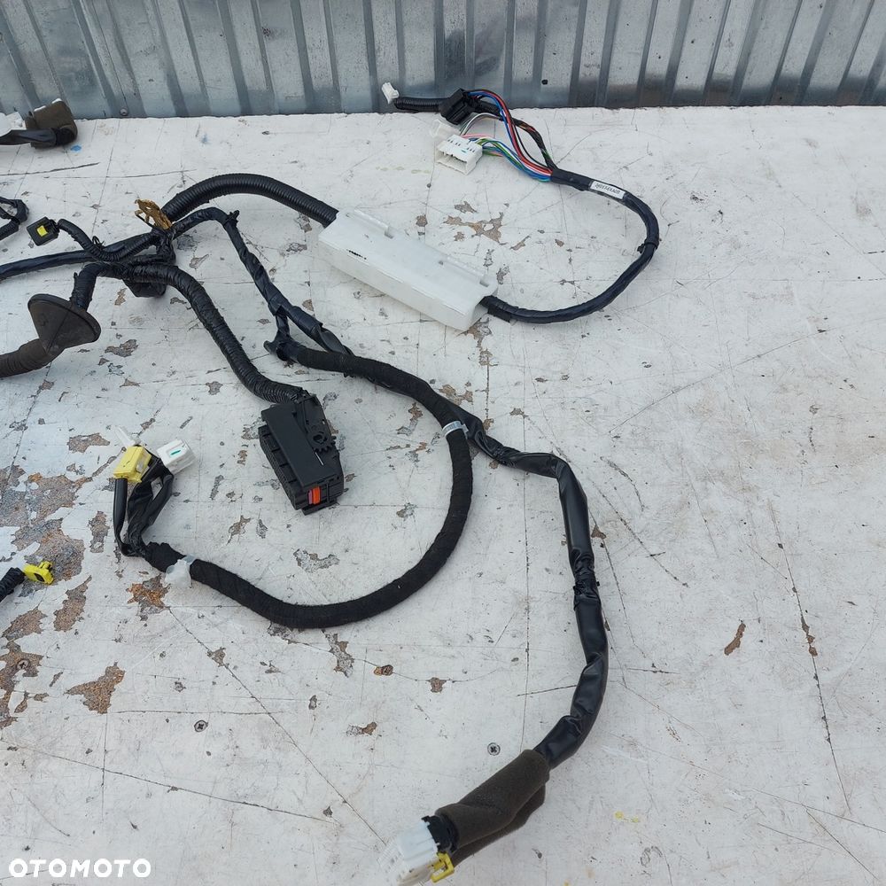 WIAZKA INSTALACJA ELEKTRYCZNA KOSTKA KABLE KOMPLET MERCEDES X W470 ORYGINAL DEMONTAZ - 15