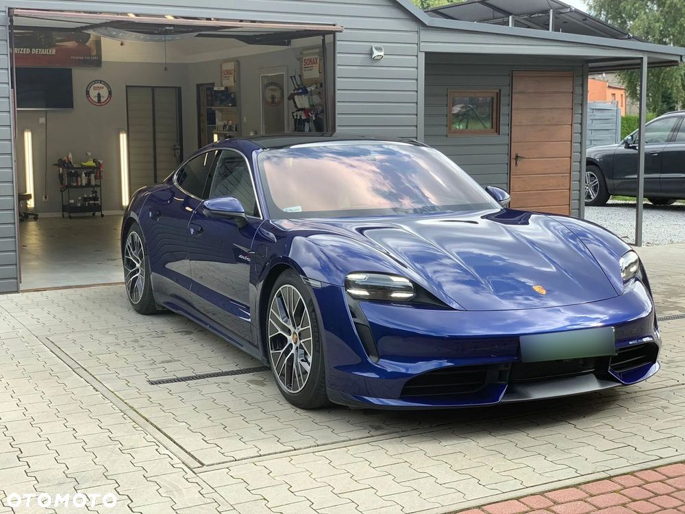 Porsche Taycan - 1