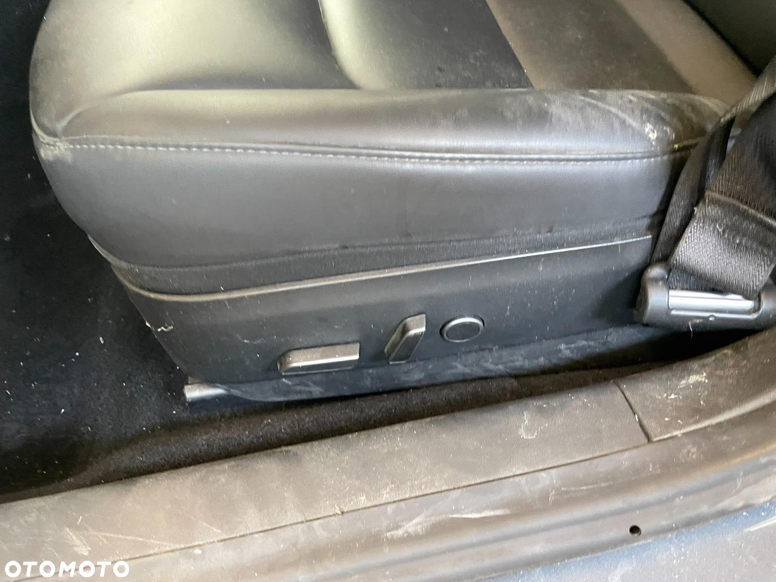 Tesla Model 3 Standard Reichweite Plus Hinterradantrieb - 11