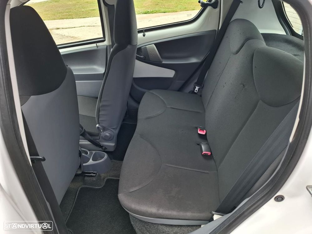 Toyota Aygo 1.0 - 21