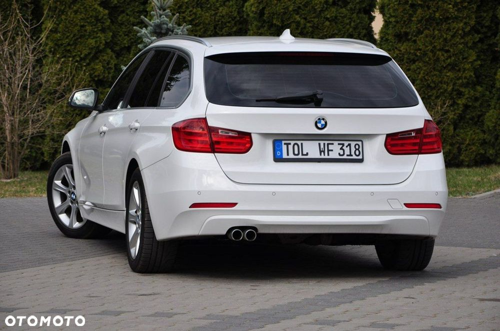 BMW Seria 3 330d xDrive Blue Performance Luxury Line - 19