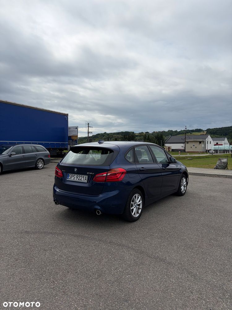BMW Seria 2 218d - 5