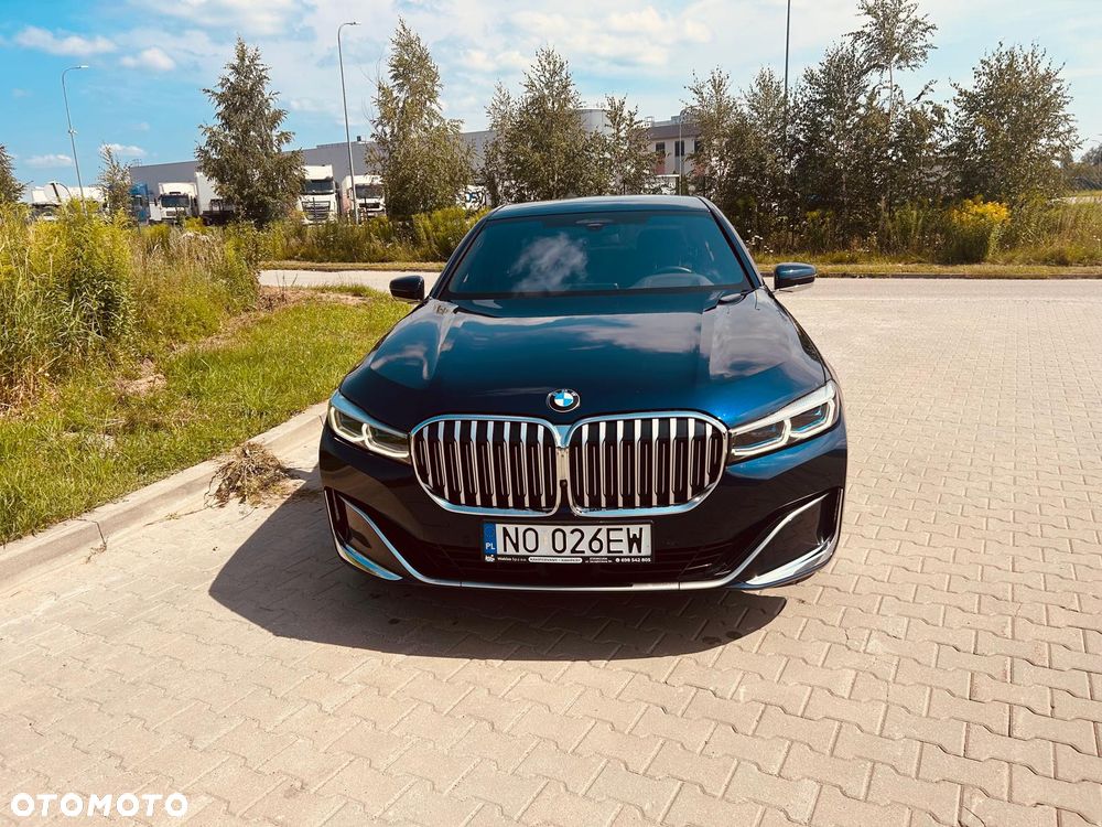 BMW Seria 7 730d xDrive mHEV - 4