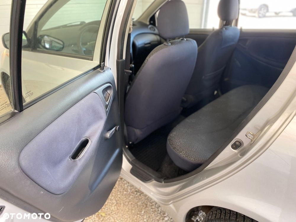 Toyota Yaris 1.0 Luna - 15