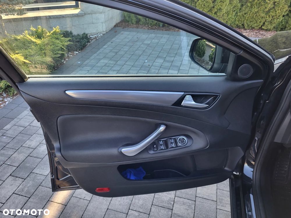 Ford Mondeo 2.0 EcoBoost Titanium - 10