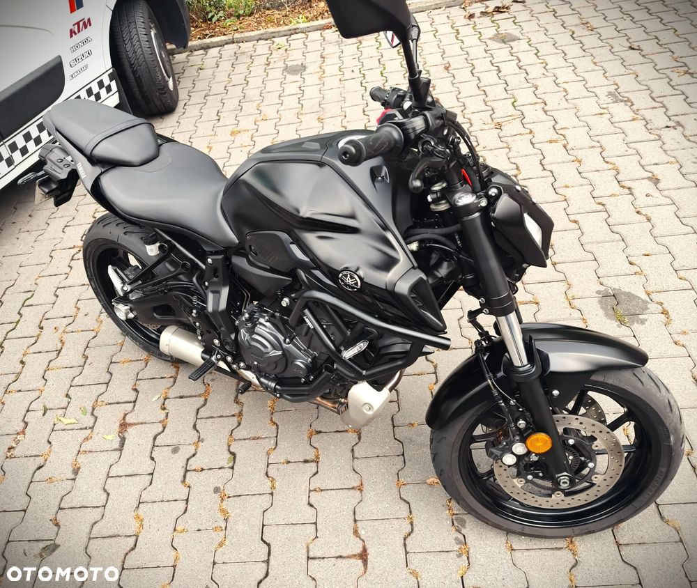 Yamaha MT - 27