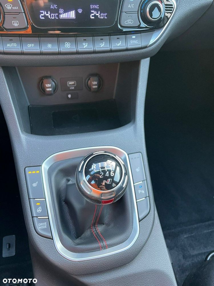 Hyundai i30 1.5 T-GDI 48V-Hybrid N-Line - 14