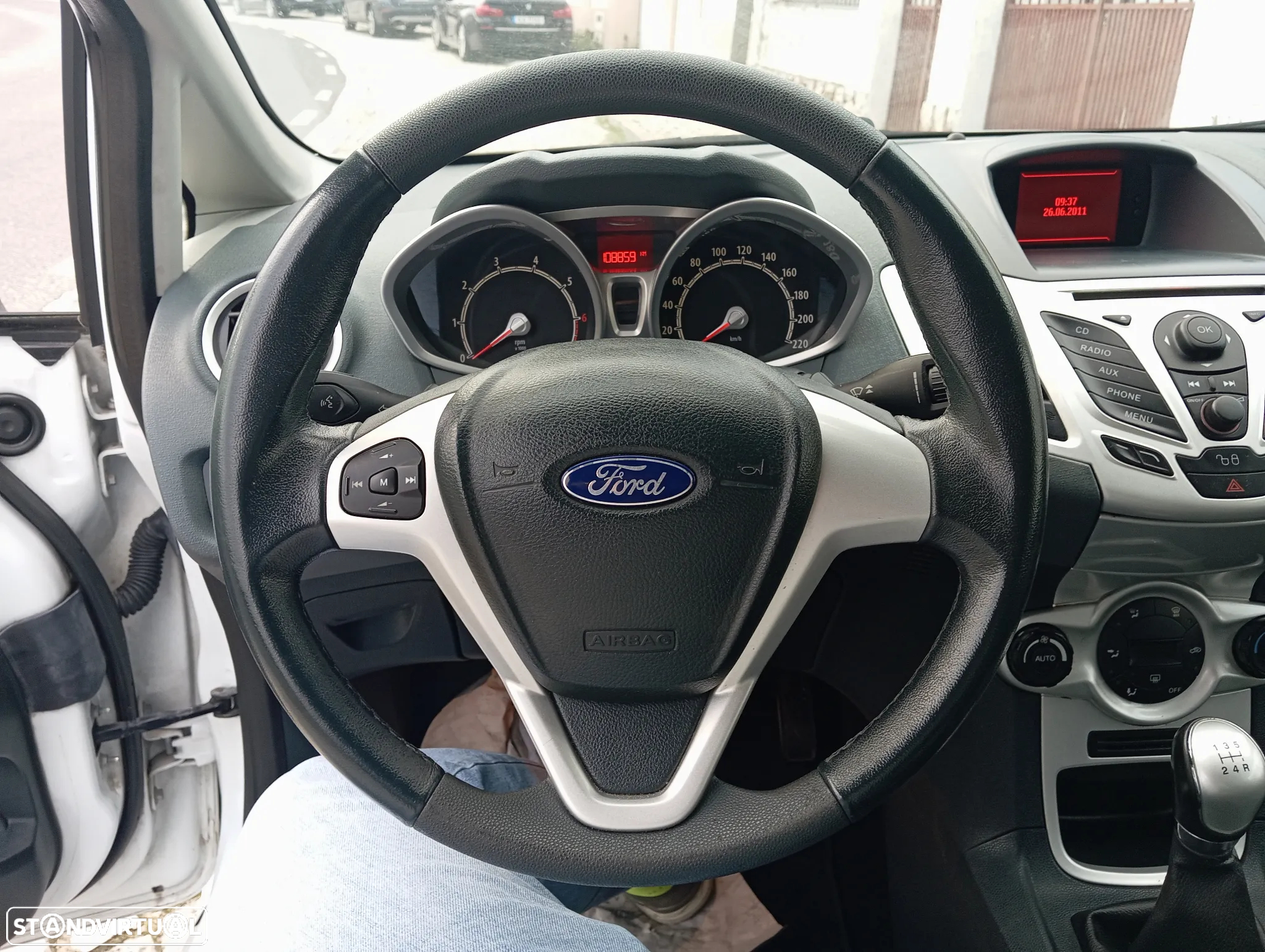 Ford Fiesta 1.25 Techno - 9