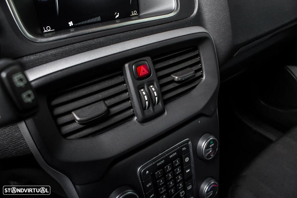 Volvo V40 D2 Kinetic - 20