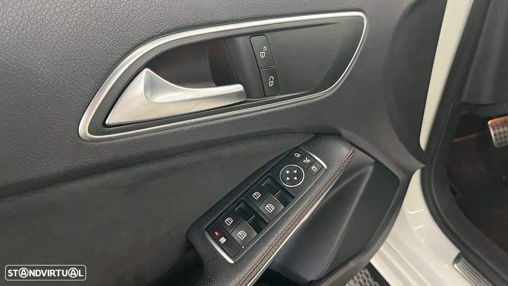 Mercedes-Benz A 45 AMG - 16