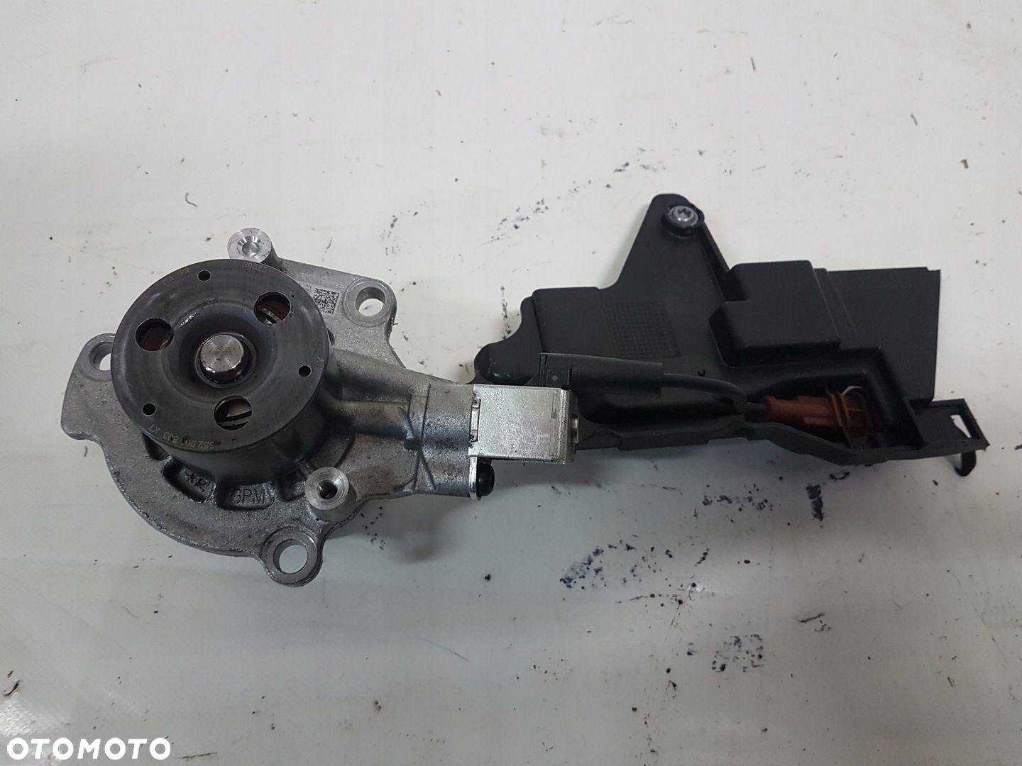 POMPA WODY ZAWÓR AUDI VW TDI 010157801KT - 1