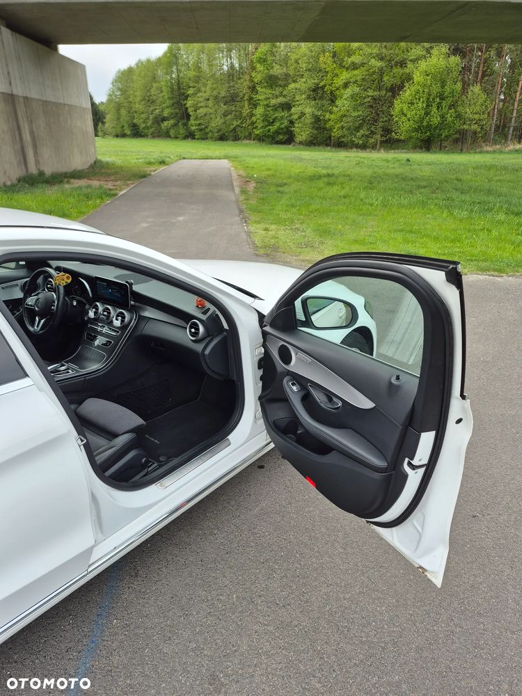 Mercedes-Benz Klasa C 220 d 4MATIC 9G-TRONIC - 18