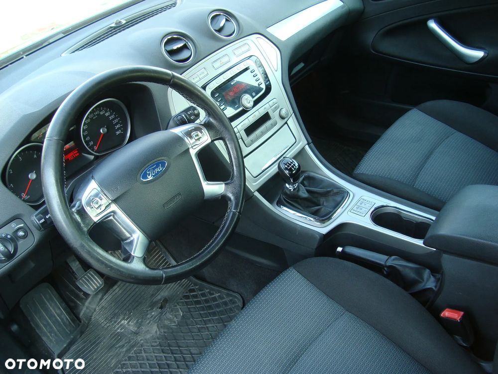 Ford Mondeo - 9