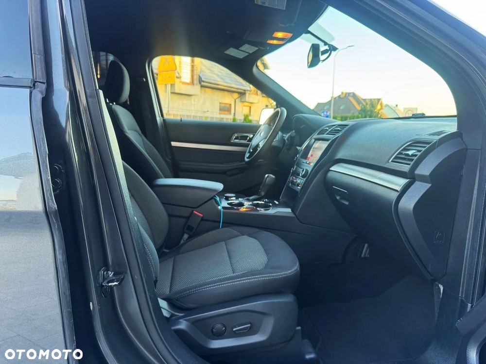 Ford Explorer - 23