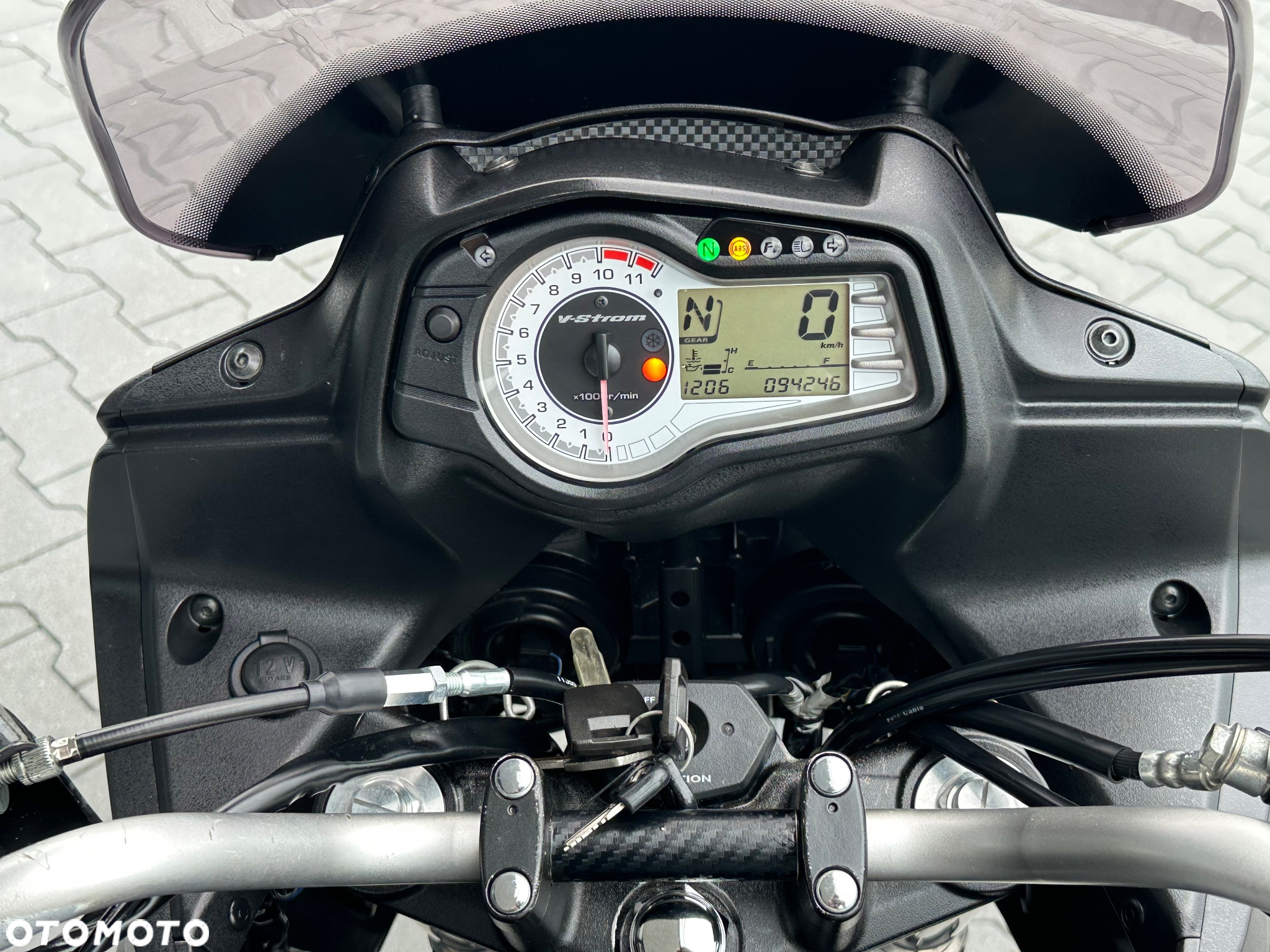 Suzuki V-STROM - 24