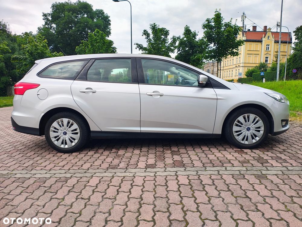Ford Focus 1.5 TDCi SYNC Edition - 5