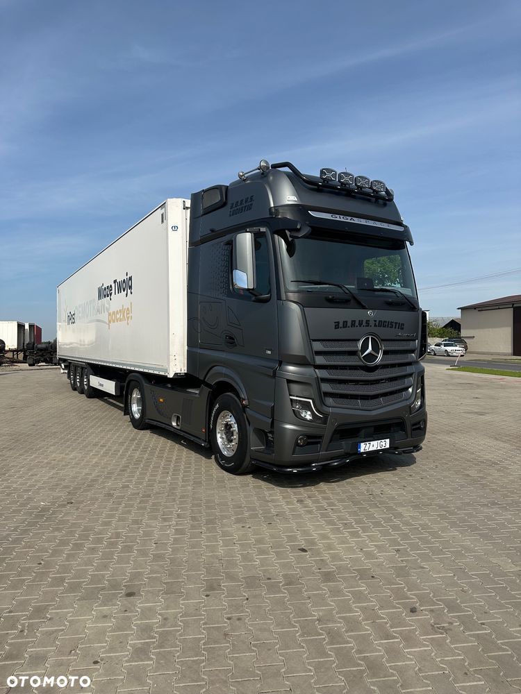 Mercedes-Benz ACTROS - 8