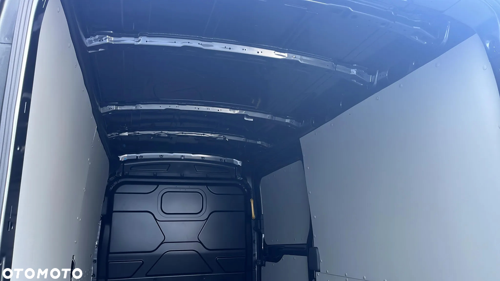 Ford E-Transit - 30