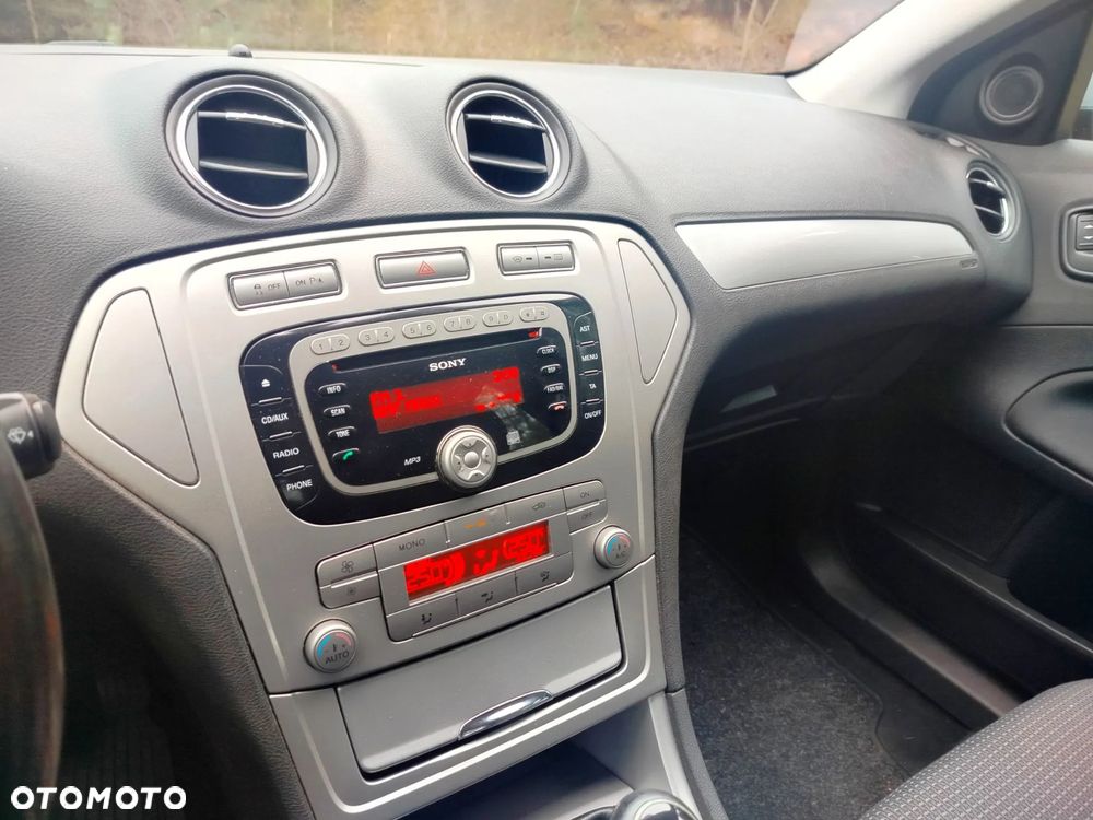 Ford Mondeo 1.6 Ghia X - 35