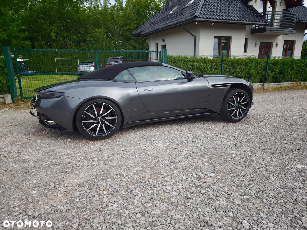 Aston Martin DB11 - 6
