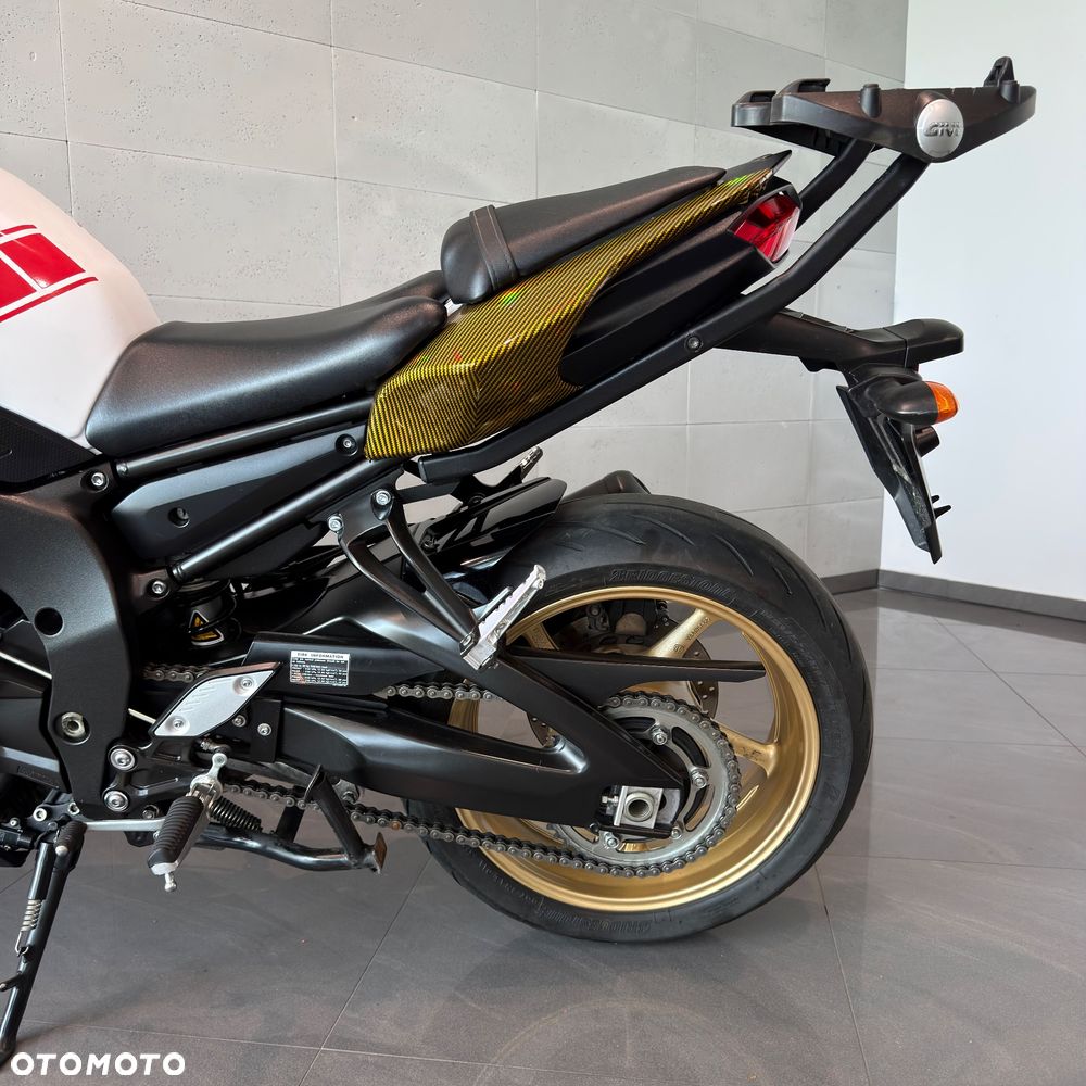 Yamaha FZ8 - 11