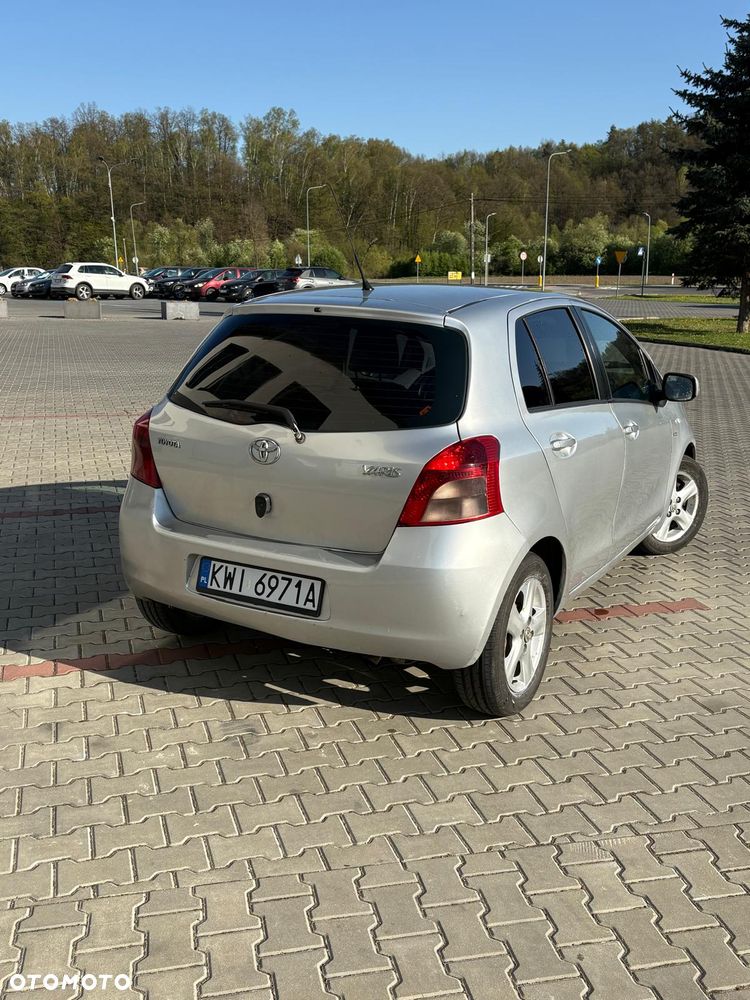 Toyota Yaris - 5