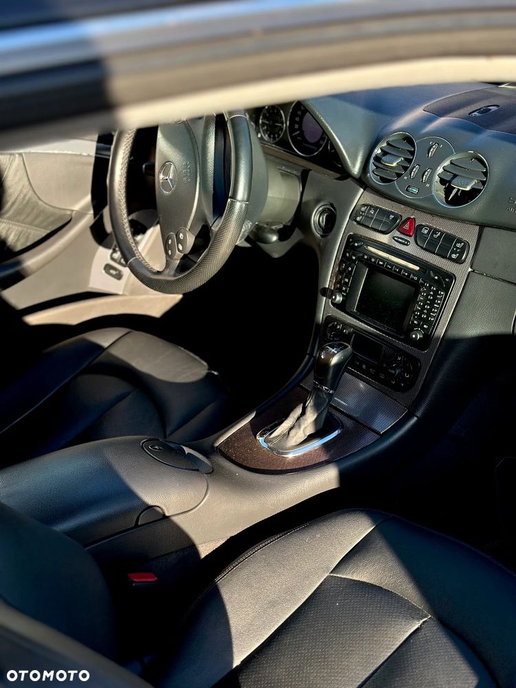 Mercedes-Benz CLK 320 - 11