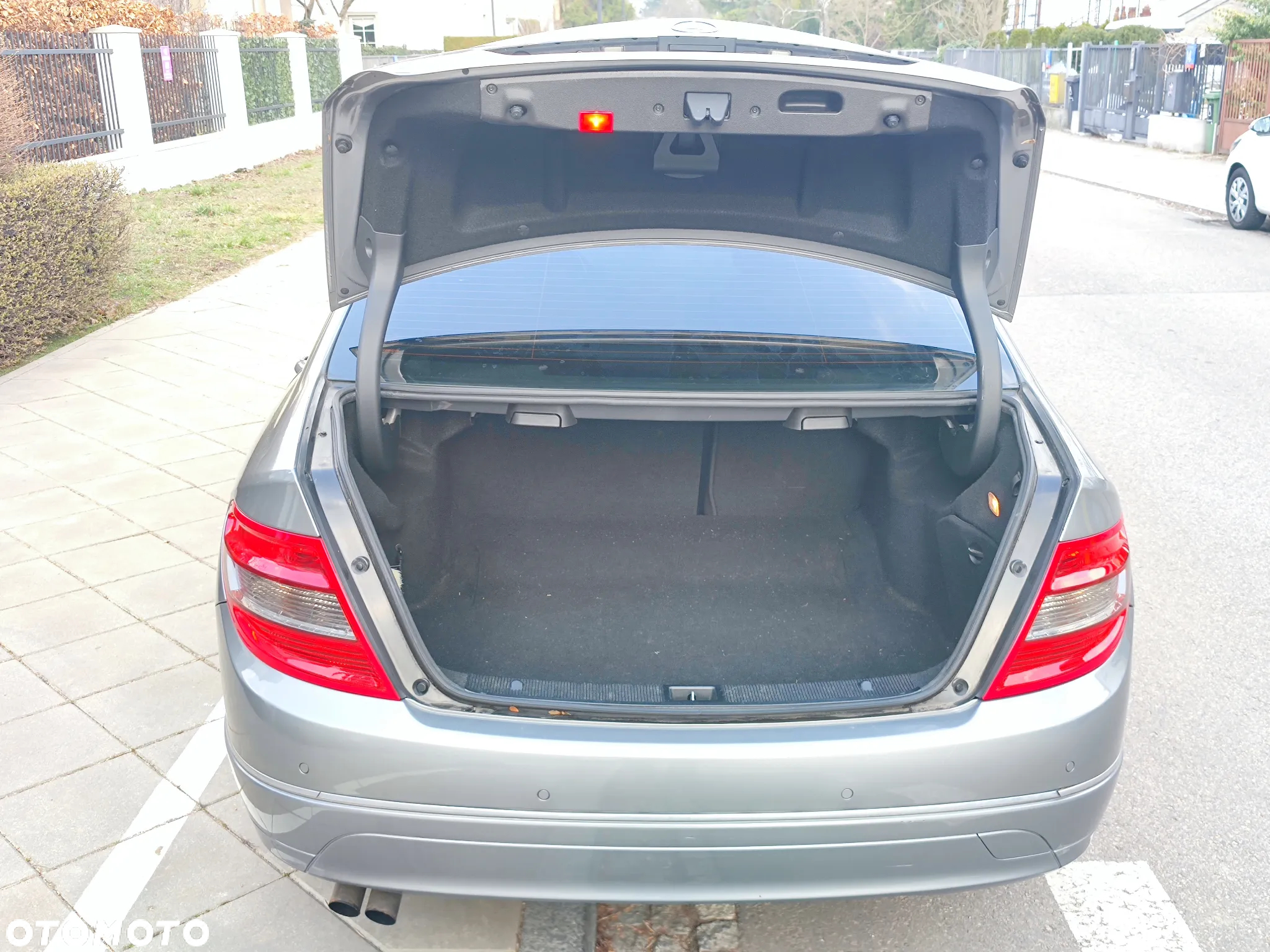 Mercedes-Benz Klasa C 180 CGI Automatik BlueEFFICIENCY Avantgarde - 7