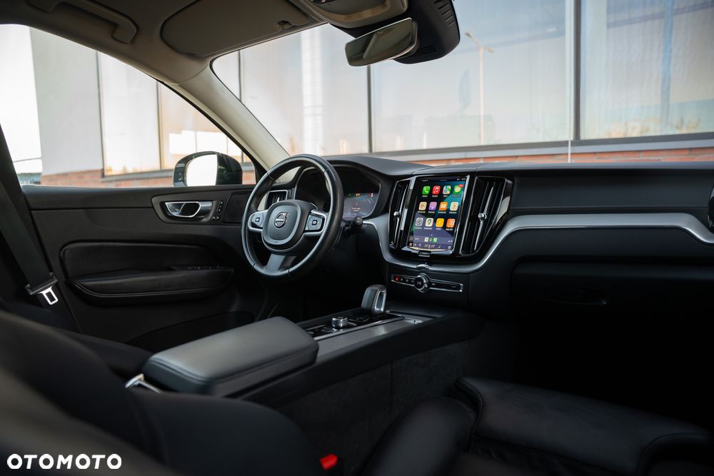 Volvo XC 60 D5 AWD R-Design - 29