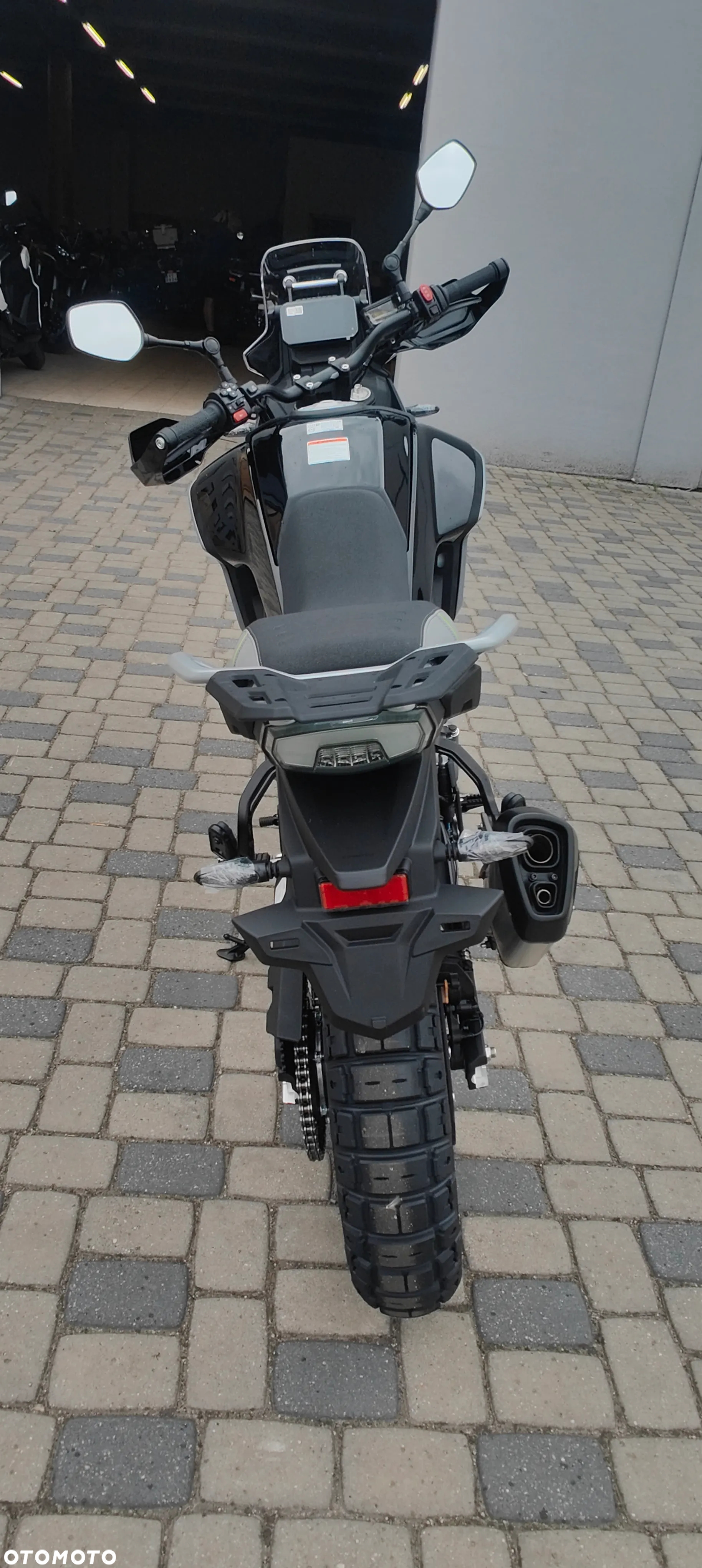 CFMoto MT - 7
