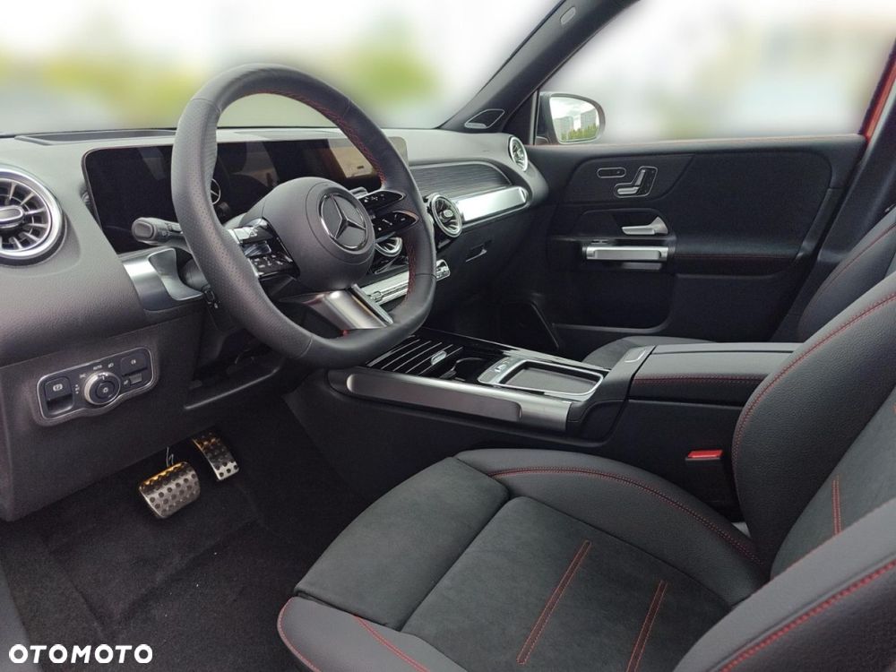 Mercedes-Benz GLB - 12