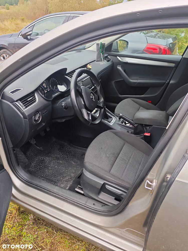 Skoda Octavia 1.4 TSI Ambition - 11